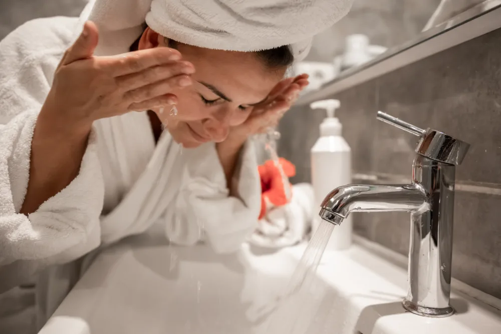 Làm sạch da chiếm 80% hiệu quả Skincare – Bí Quyết Từ Chuyên Gia 1 Làm sạch da